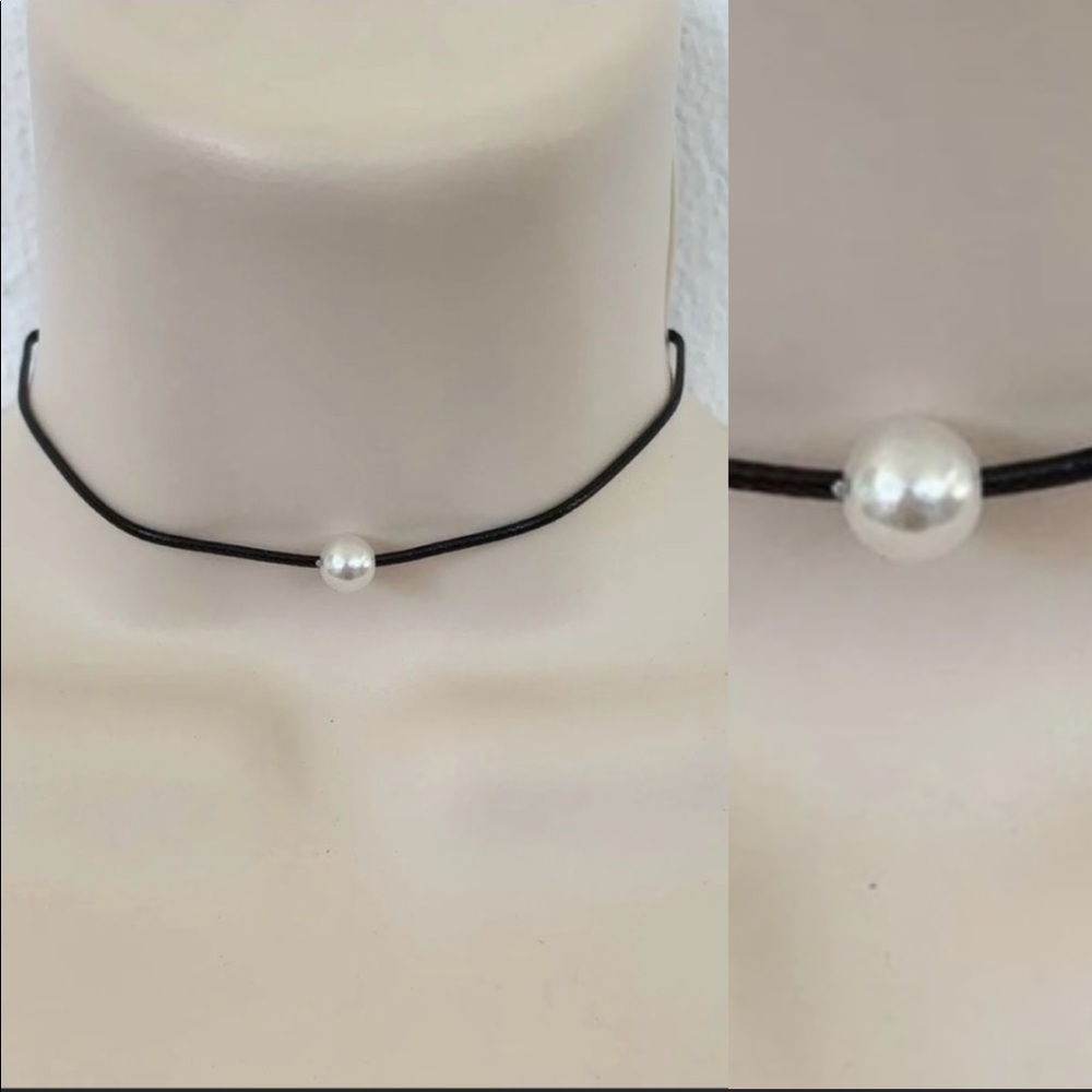 FREE WITH PURCHASE! Pearl choker necklace